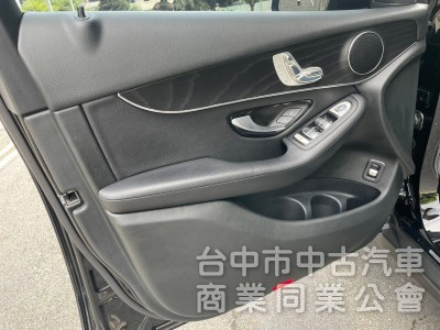 汎亞汽車 2017 Mercedes-Benz GLC 300 豪華內裝 內外漂亮