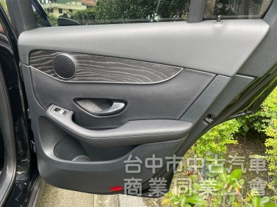汎亞汽車 2017 Mercedes-Benz GLC 300 豪華內裝 內外漂亮