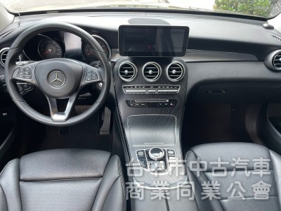 汎亞汽車 2017 Mercedes-Benz GLC 300 豪華內裝 內外漂亮