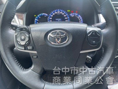 2015 Camry 原版件、頂級版 雙前通風座椅、後座電動座椅、駕駛記憶功能 油電超級省