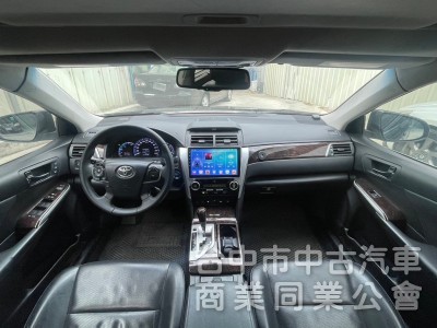 2015 Camry 原版件、頂級版 雙前通風座椅、後座電動座椅、駕駛記憶功能 油電超級省