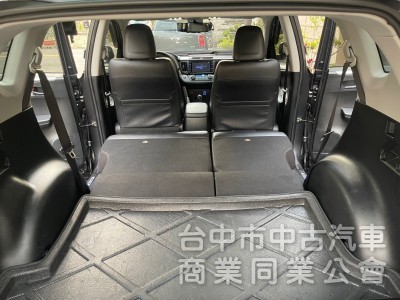 2016 RAV4 2.0 配備超多 ACC跟車、Car play 主機 駕駛電動座椅等等