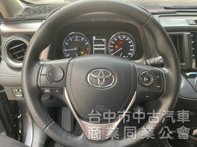 2016 RAV4 2.0 配備超多 ACC跟車、Car play 主機 駕駛電動座椅等等