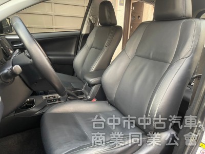 2016 RAV4 2.0 配備超多 ACC跟車、Car play 主機 駕駛電動座椅等等