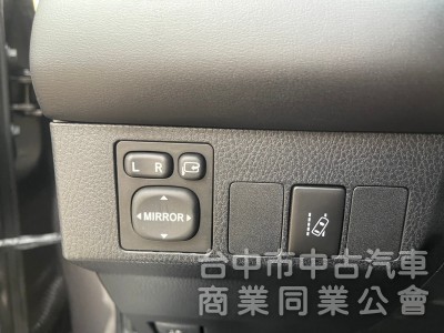 2016 RAV4 2.0 配備超多 ACC跟車、Car play 主機 駕駛電動座椅等等