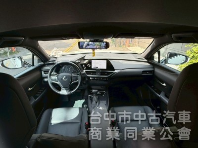 車況漂亮，旅遊小休旅車款