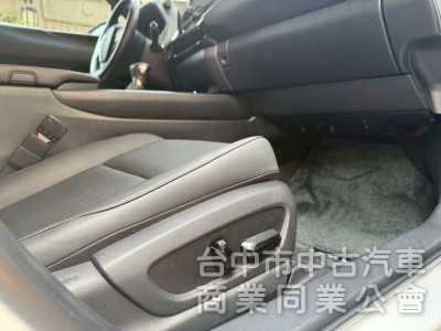 車況漂亮，旅遊小休旅車款