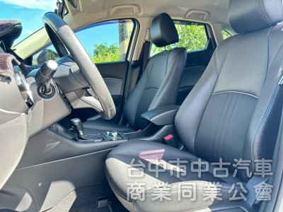 進口小休旅、市區代步方便 安全有保障