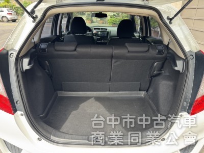 超級都會小車、買菜停車都方便