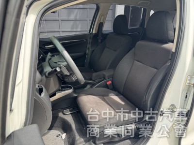 超級都會小車、買菜停車都方便