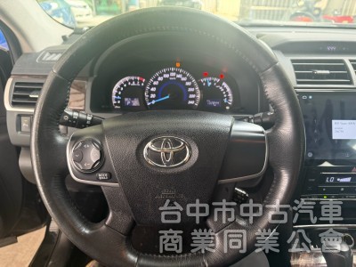 2017 Camry 2.0 豪華版 舒適大型房車！底盤穩 操控性佳 試試就知道