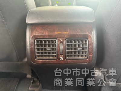 2017 Camry 2.0 豪華版 舒適大型房車！底盤穩 操控性佳 試試就知道