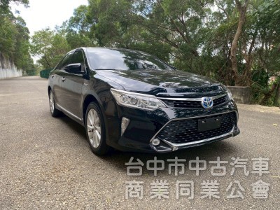 TOYOTA 豐田 CAMRY HYBRID 原鈑件、尊爵版、大型房車、質感首選。