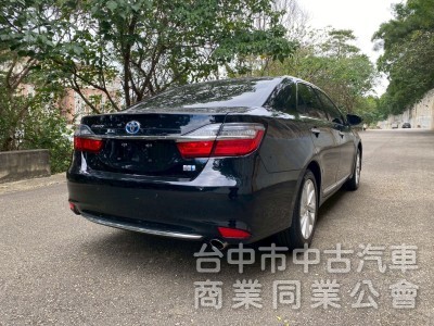 TOYOTA 豐田 CAMRY HYBRID 原鈑件、尊爵版、大型房車、質感首選。