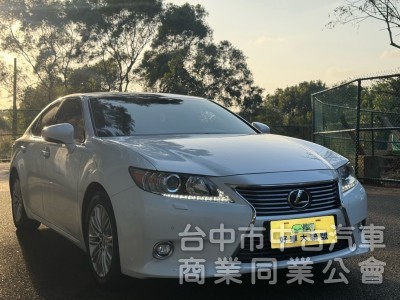 豪華大型房車、豪華舒適、質感首選、綿密V6引擎。