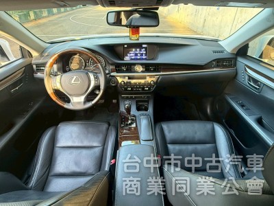 豪華大型房車、豪華舒適、質感首選、綿密V6引擎。