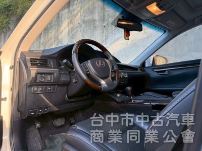 豪華大型房車、豪華舒適、質感首選、綿密V6引擎。