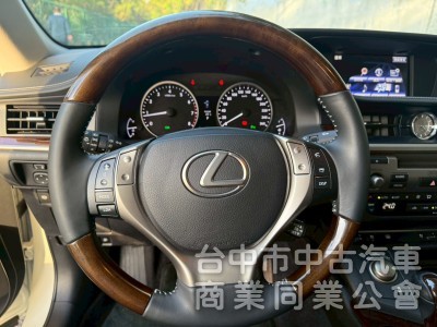 豪華大型房車、豪華舒適、質感首選、綿密V6引擎。