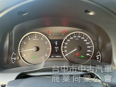 豪華大型房車、豪華舒適、質感首選、綿密V6引擎。