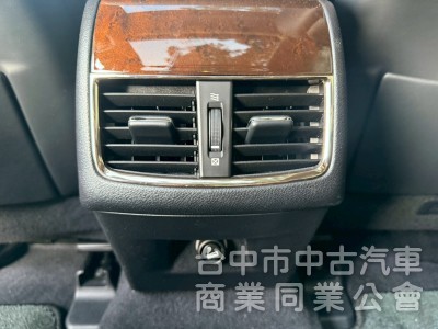 豪華大型房車、豪華舒適、質感首選、綿密V6引擎。