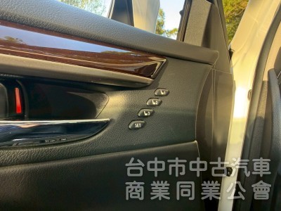 豪華大型房車、豪華舒適、質感首選、綿密V6引擎。