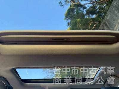 豪華大型房車、豪華舒適、質感首選、綿密V6引擎。