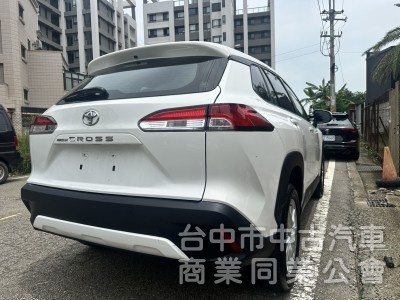   【2022 Toyota Corolla Cross 1.8 豪華版】  稀有釋出！超人氣神級休旅，空間大、省油又耐