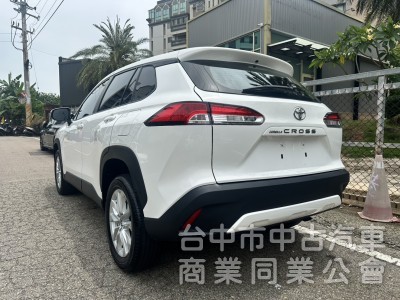   【2022 Toyota Corolla Cross 1.8 豪華版】  稀有釋出！超人氣神級休旅，空間大、省油又耐