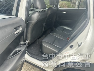   【2022 Toyota Corolla Cross 1.8 豪華版】  稀有釋出！超人氣神級休旅，空間大、省油又耐