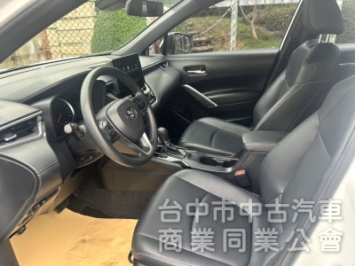   【2022 Toyota Corolla Cross 1.8 豪華版】  稀有釋出！超人氣神級休旅，空間大、省油又耐