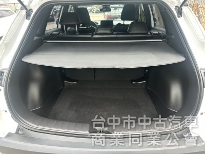   【2022 Toyota Corolla Cross 1.8 豪華版】  稀有釋出！超人氣神級休旅，空間大、省油又耐
