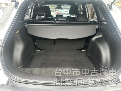   【2022 Toyota Corolla Cross 1.8 豪華版】  稀有釋出！超人氣神級休旅，空間大、省油又耐