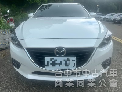 2016年Mazda 3 五門 2.0頂級型新車價格：88.9 重點配備：LED曰行燈 HID氙氣頭燈 LED尾燈 天窗