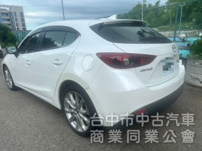 2016年Mazda 3 五門 2.0頂級型新車價格：88.9 重點配備：LED曰行燈 HID氙氣頭燈 LED尾燈 天窗