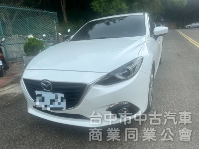 2016年Mazda 3 五門 2.0頂級型新車價格：88.9 重點配備：LED曰行燈 HID氙氣頭燈 LED尾燈 天窗