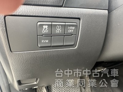 2016年Mazda 3 五門 2.0頂級型新車價格：88.9 重點配備：LED曰行燈 HID氙氣頭燈 LED尾燈 天窗