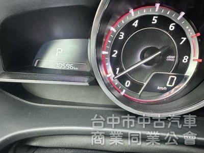 2016年Mazda 3 五門 2.0頂級型新車價格：88.9 重點配備：LED曰行燈 HID氙氣頭燈 LED尾燈 天窗