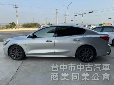 2022 Focus  4門 ST-Line Lommel X    一手車 新車保固中 現省價差 即可入手