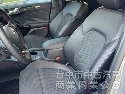 2022 Focus  4門 ST-Line Lommel X    一手車 新車保固中 現省價差 即可入手