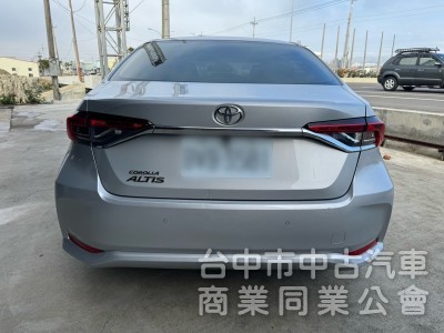 2021  Altis 1.8 豪華 一手車  里程保證 原版原漆  省油代步車 優惠價41萬8000元 