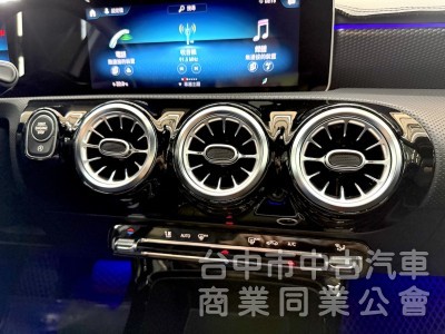 鑫達車業 2019年 BENZ A200 CARPLAY 雙數位儀表 可全貸