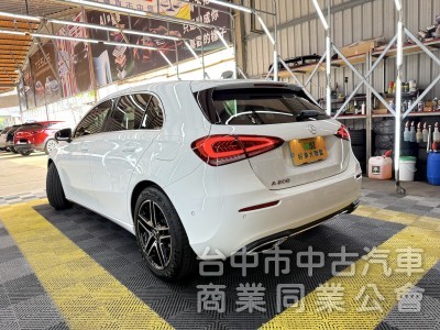 鑫達車業 2019年 BENZ A200 CARPLAY 雙數位儀表 可全貸