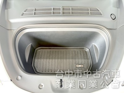 2022年 TESLA Model Y LR 可全貸