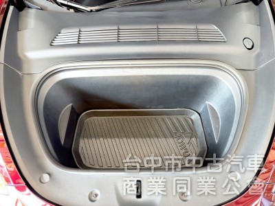 2023年 TESLA Model Y P版 EAP 白內裝 可全貸
