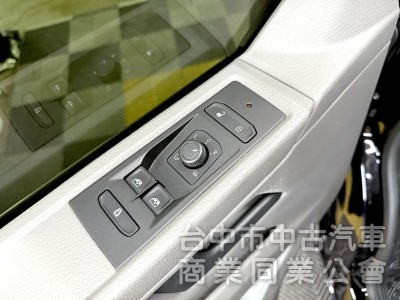 2024年 Volkswagen T6.1 Caravelle 150L 可全貸