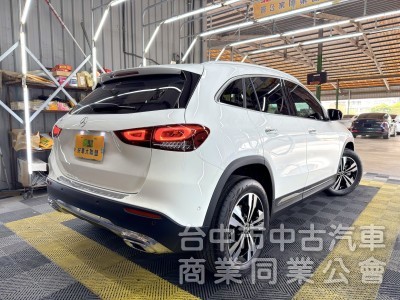鑫達車業 2021年 BENZ GLA200 23P 可全貸