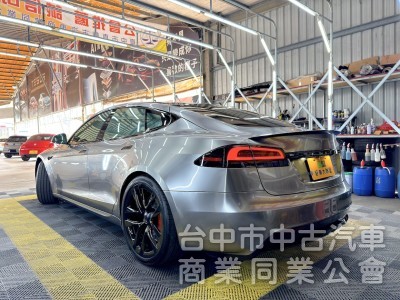 2023年 TESLA Model S Plaid 可全貸