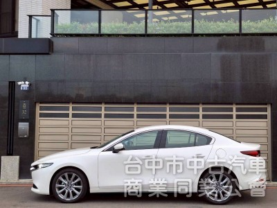 2024 MAZDA 3 四門 BOSE音響