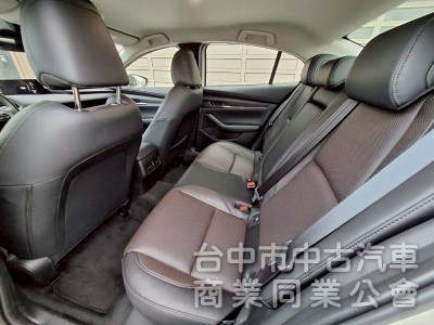 2024 MAZDA 3 四門 BOSE音響