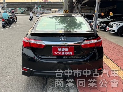 2015 Altis 1.8 頂級 跑十三萬